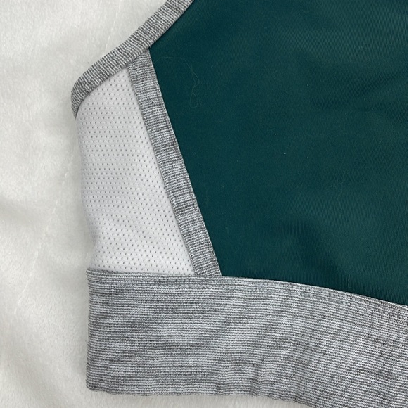 Lorna Jane Alpine Sports Bra - Picture 4 of 7